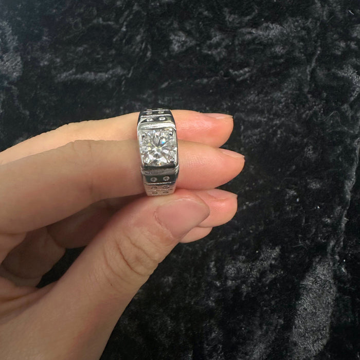 2 Carat Moissanite Ajustable Ring for Men – Luxury in Simplicity