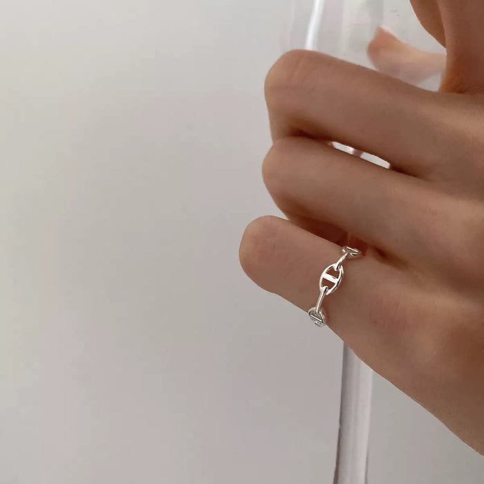 Modern Chain-Link Adjustable Ring – Silver Minimal Statement
