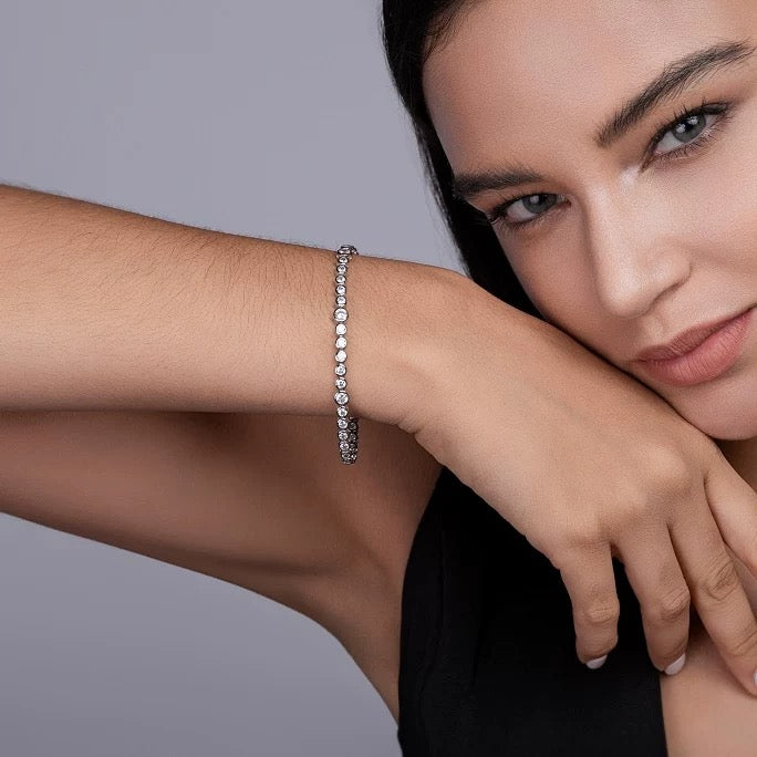 Round Bezel Moissanite Tennis Bracelet – Classic Luxury in Every Link