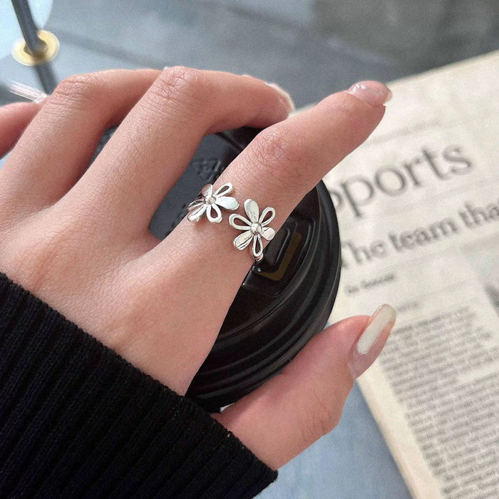 Double Daisy Open Ring – Playful Bloom in Silver