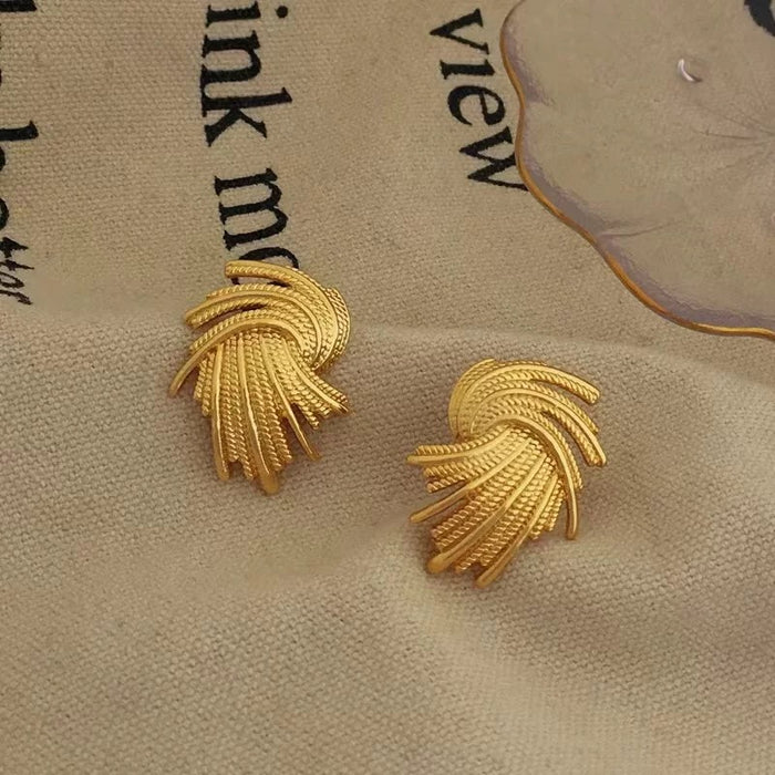 Textured Gold Swirl Stud Earrings – Retro Fan-Inspired Statement Design