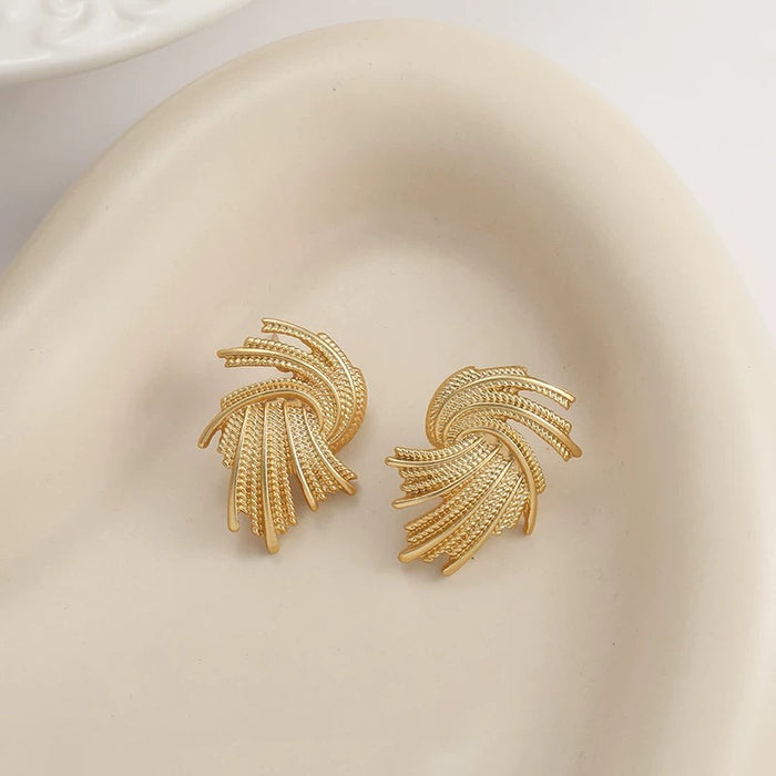 Textured Gold Swirl Stud Earrings – Retro Fan-Inspired Statement Design