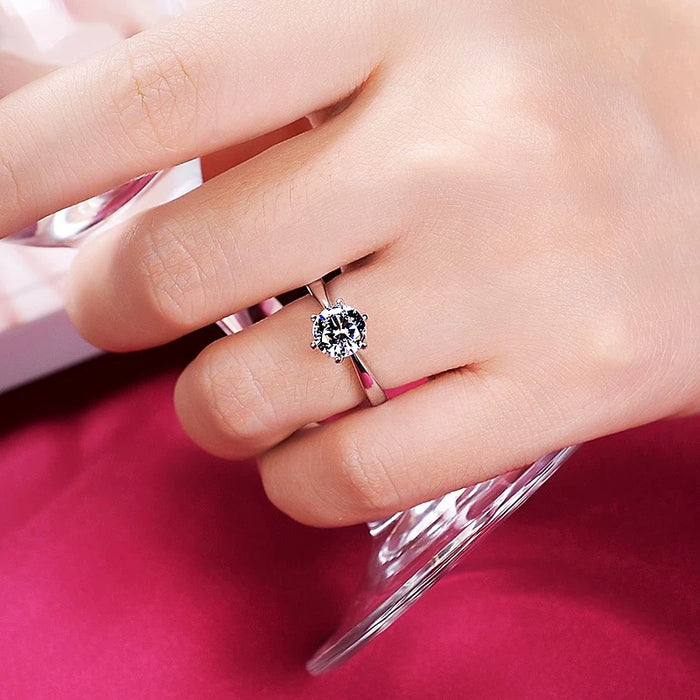 2 Carat Moissanite Ring – Diamond Alternative with Brilliance