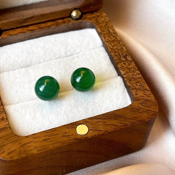 Chalcedony Stud